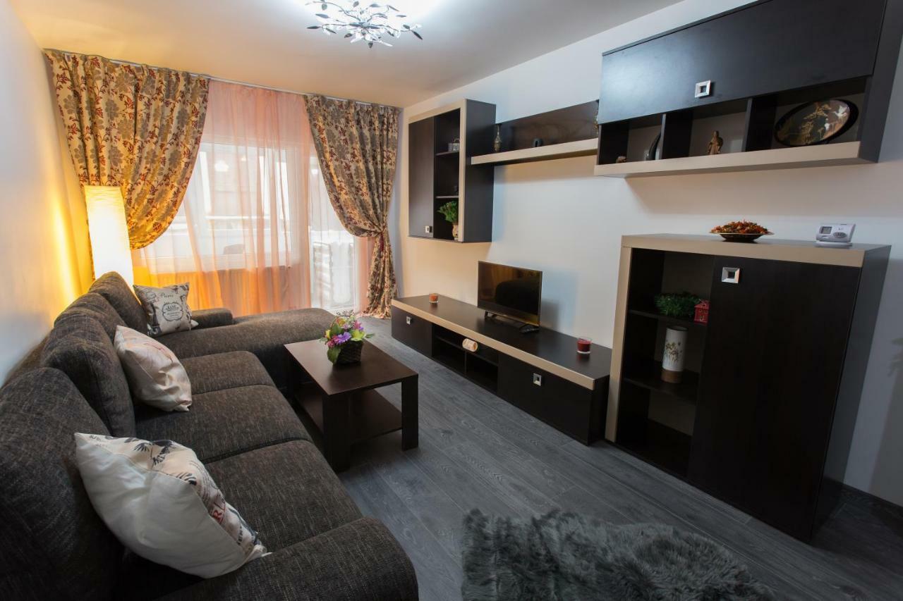 Apartament Apartament Feelmount Buşteni Zewnętrze zdjęcie