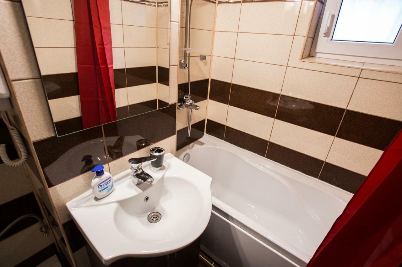 Apartament Apartament Feelmount Buşteni Zewnętrze zdjęcie